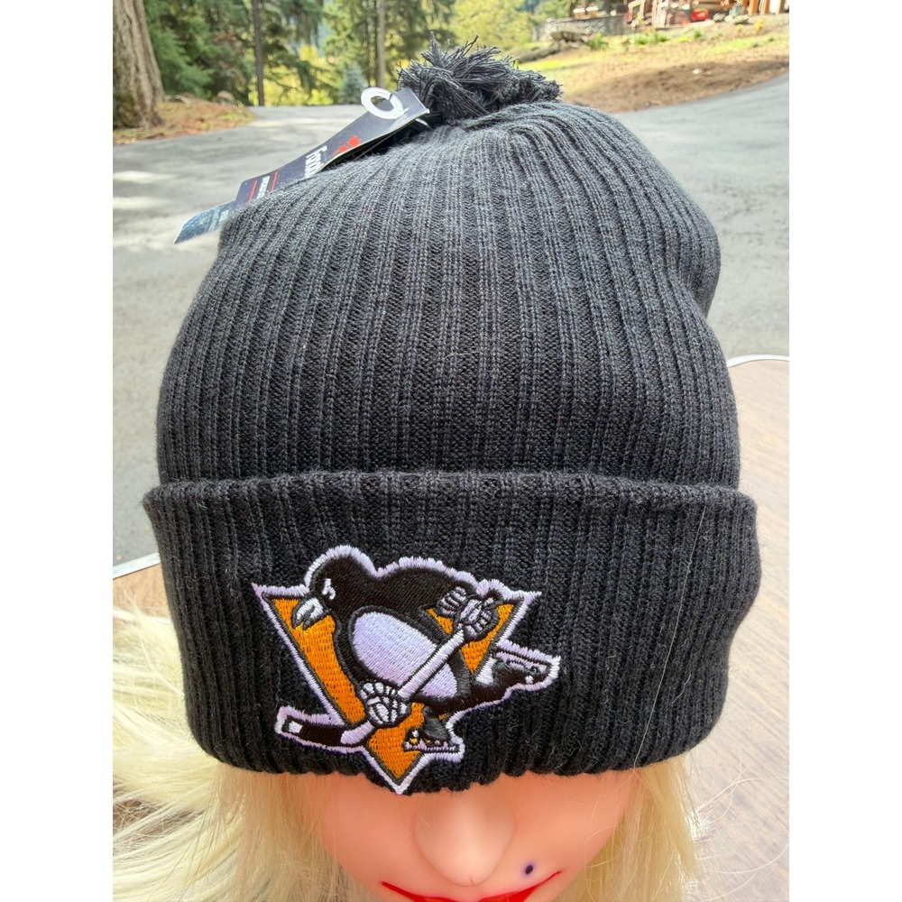 Pittsburgh Penguins Fanatics NHL Cuffed Pom Beanie Hat Black One Size NWT